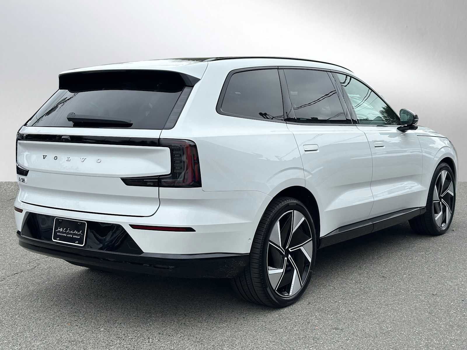 New 2025 Volvo EX90 Ultra image 3