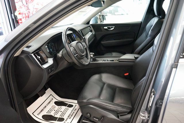Used 2020 Volvo XC60 T5 Momentum image 26