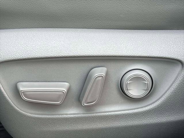 Used 2026 Toyota Highlander XLE image 18