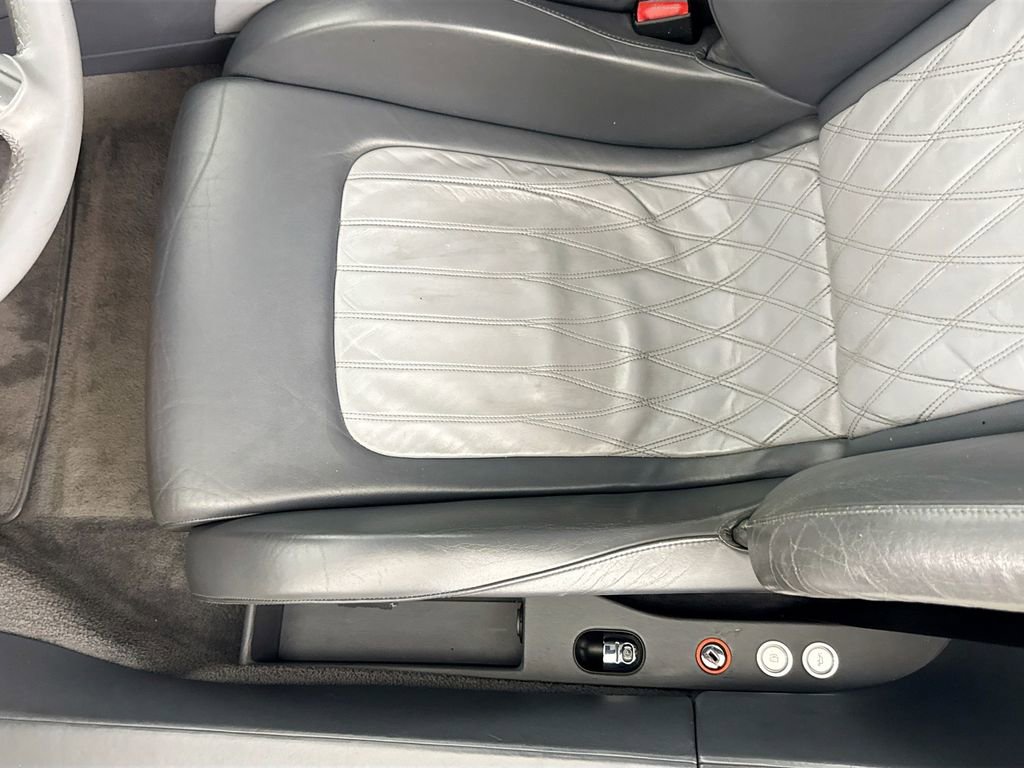 Used 2011 Bugatti Veyron AWD/4WD image 18