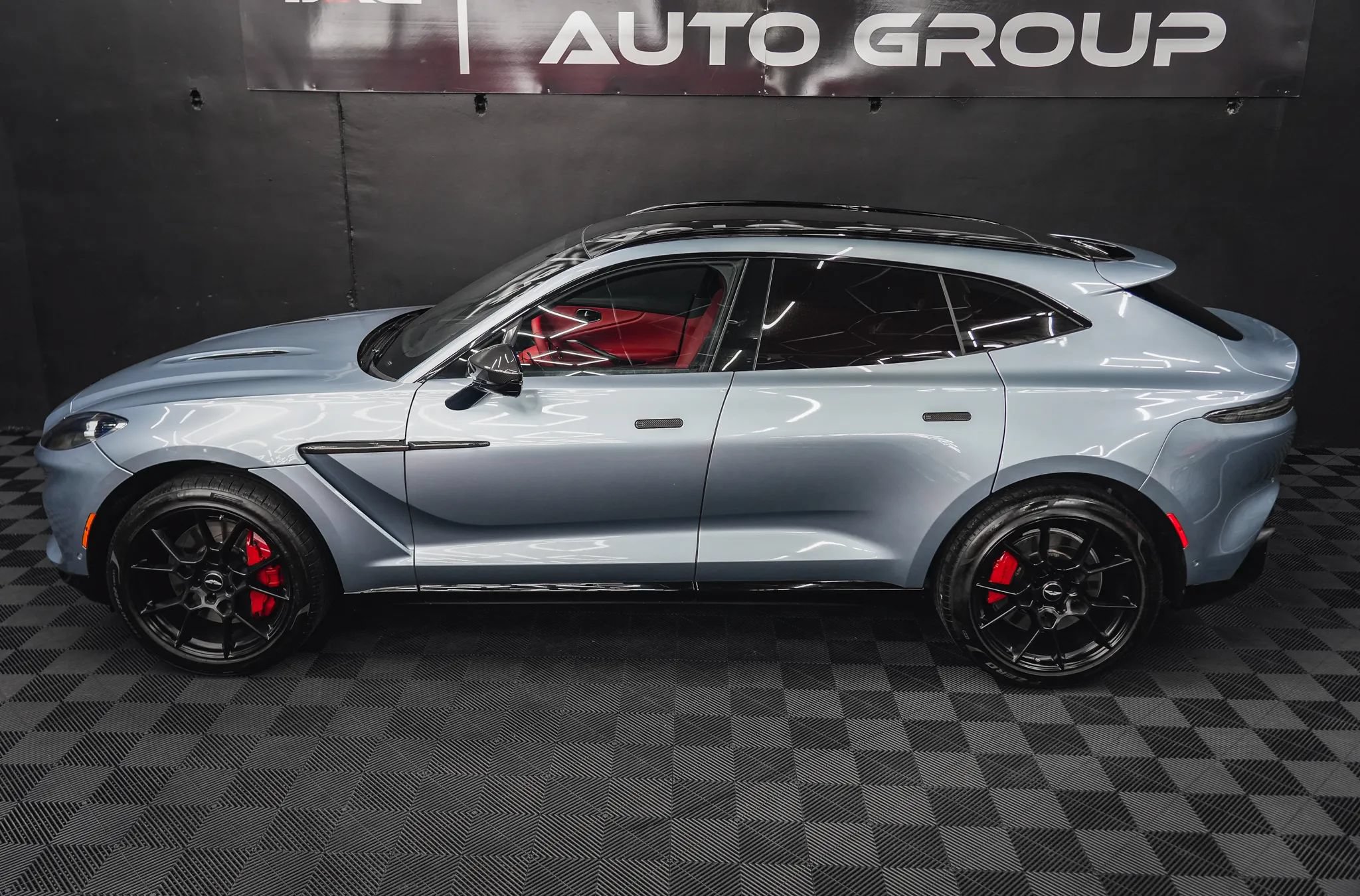 Used 2021 Aston Martin DBX AWD/4WD image 29