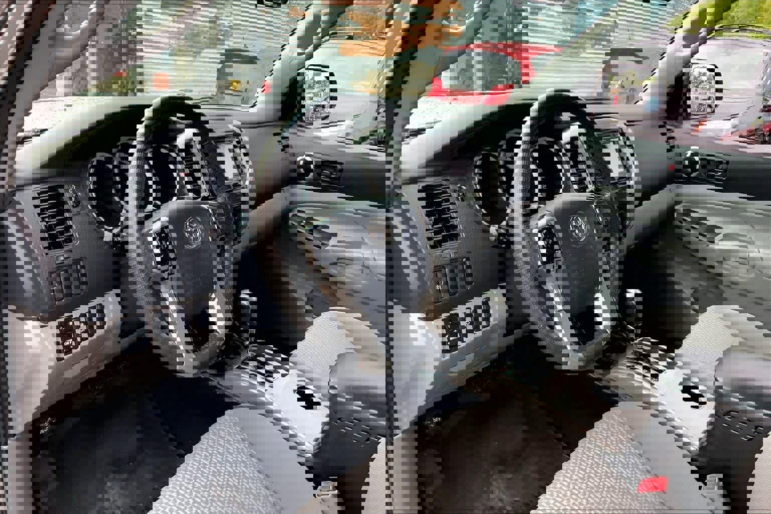 Used 2015 Toyota Tacoma PreRunner w/ SR5 Package RWD image 16