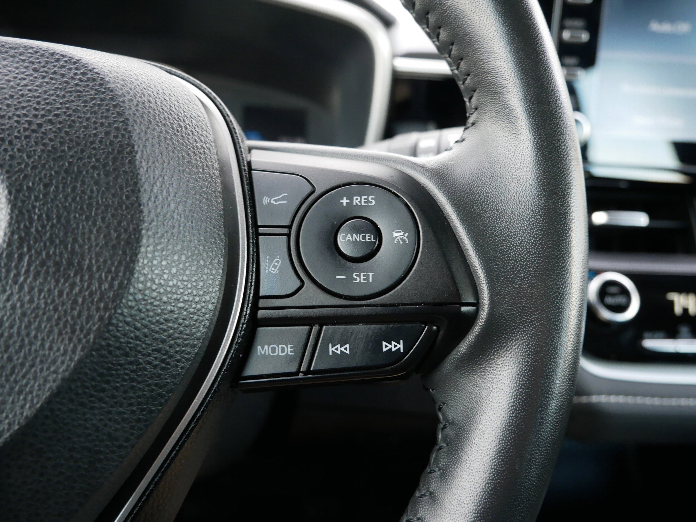 Used 2021 Toyota Corolla SE w/ Blackout Package (TMS) image 29