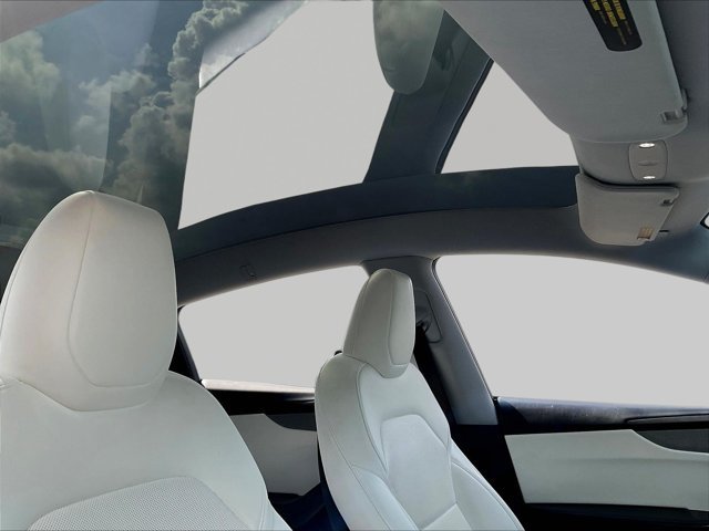 Used 2026 Tesla Model Y 2WD image 14