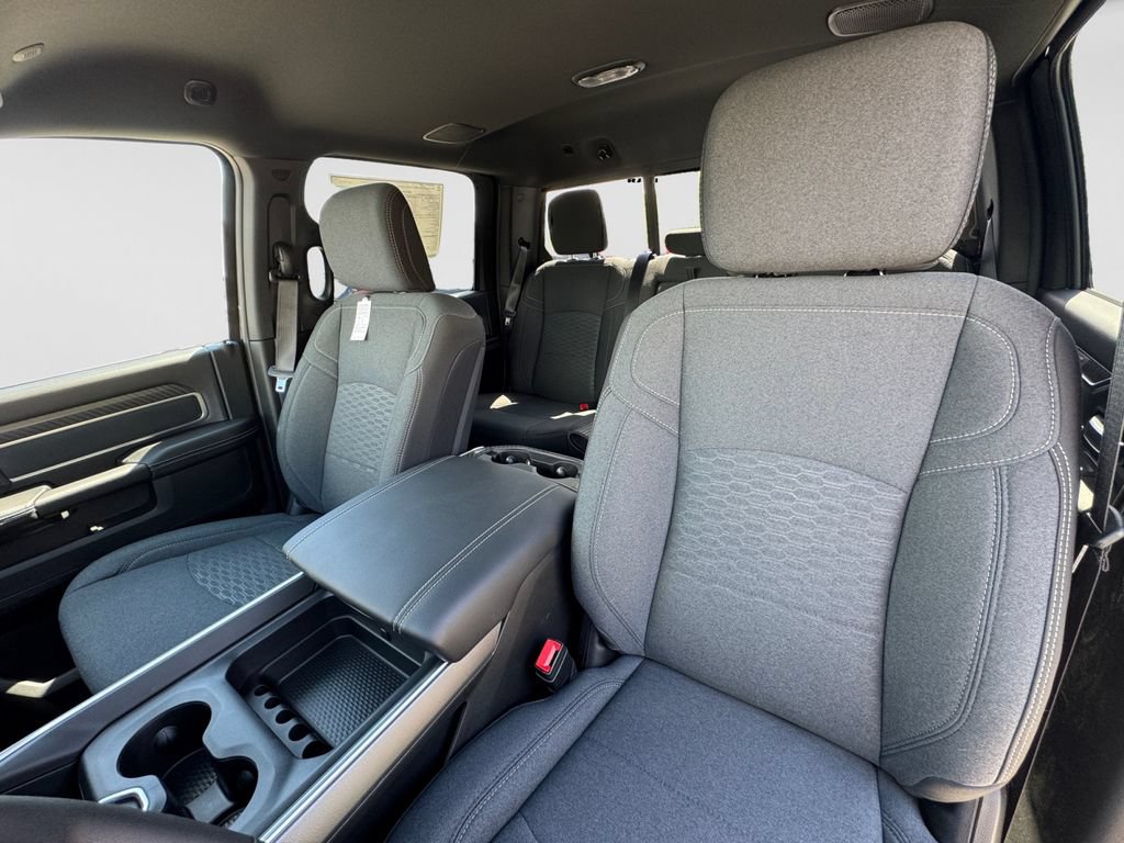 New 2026 RAM 3500 Big Horn AWD/4WD image 19
