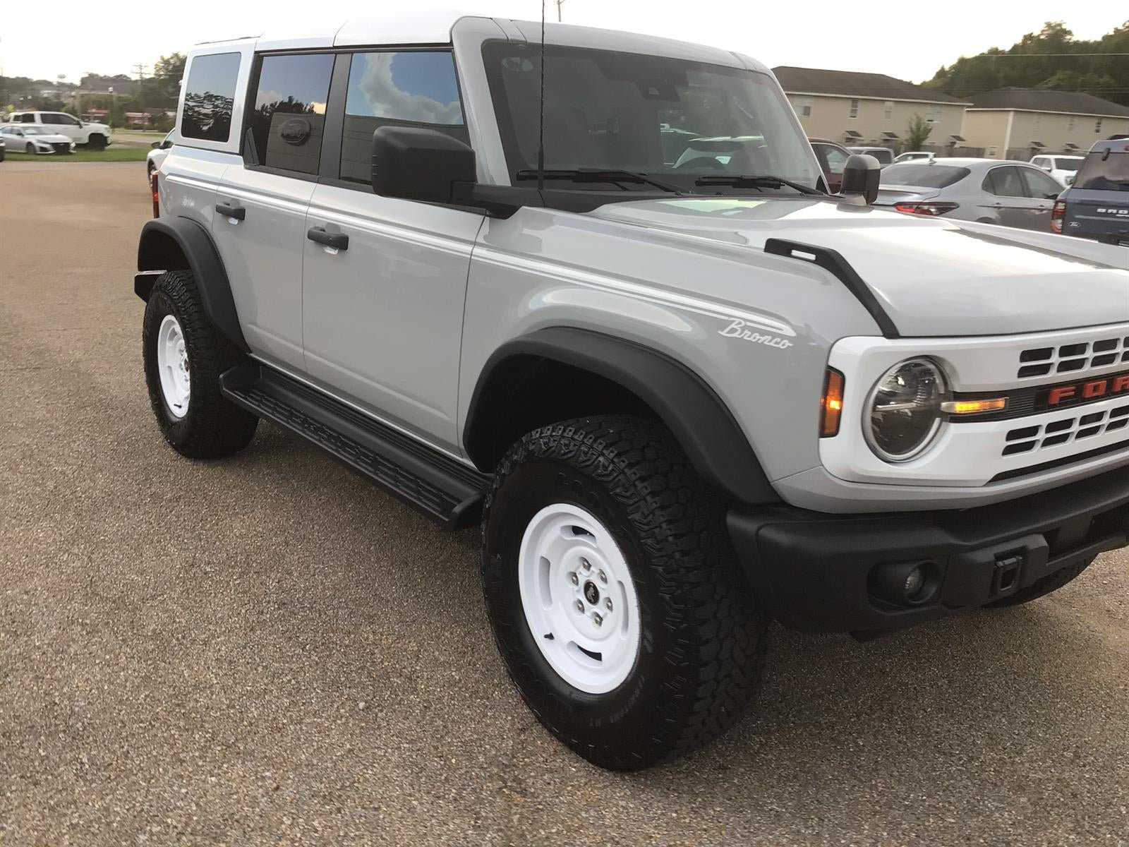 New 2026 Ford Bronco Heritage Edition AWD/4WD image 9