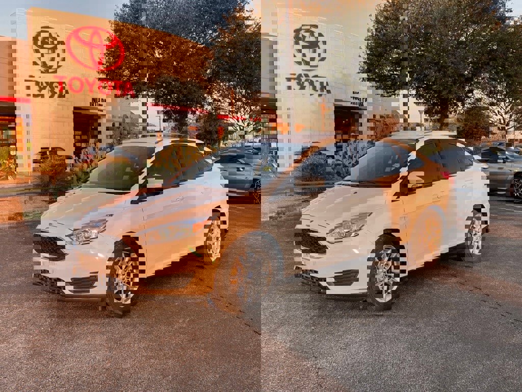 Used 2016 Ford Focus SE