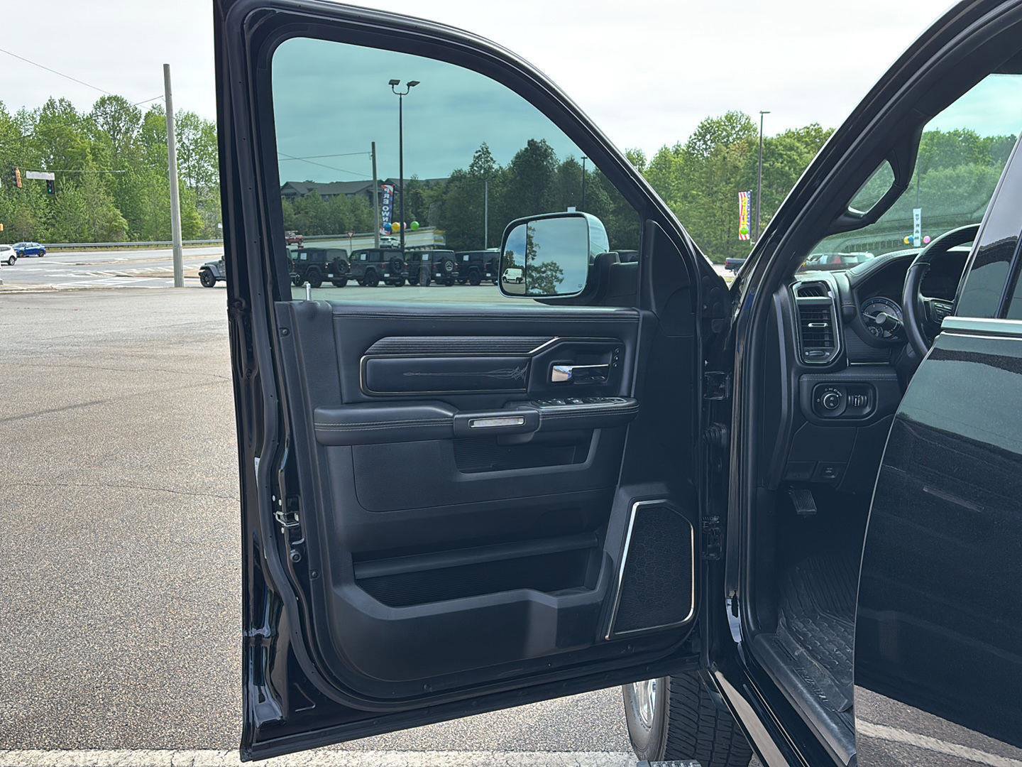 Used 2022 RAM 2500 Limited image 8