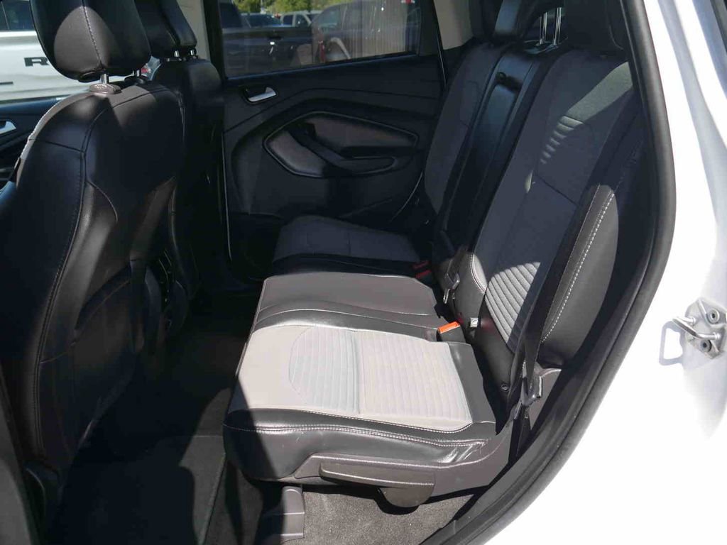 Used 2019 Ford Escape SE image 14