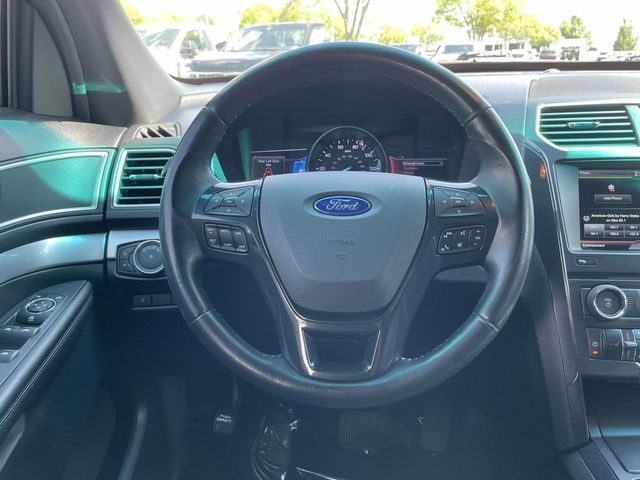 Used 2016 Ford Explorer XLT w/ Equipment Group 202A FWD image 8