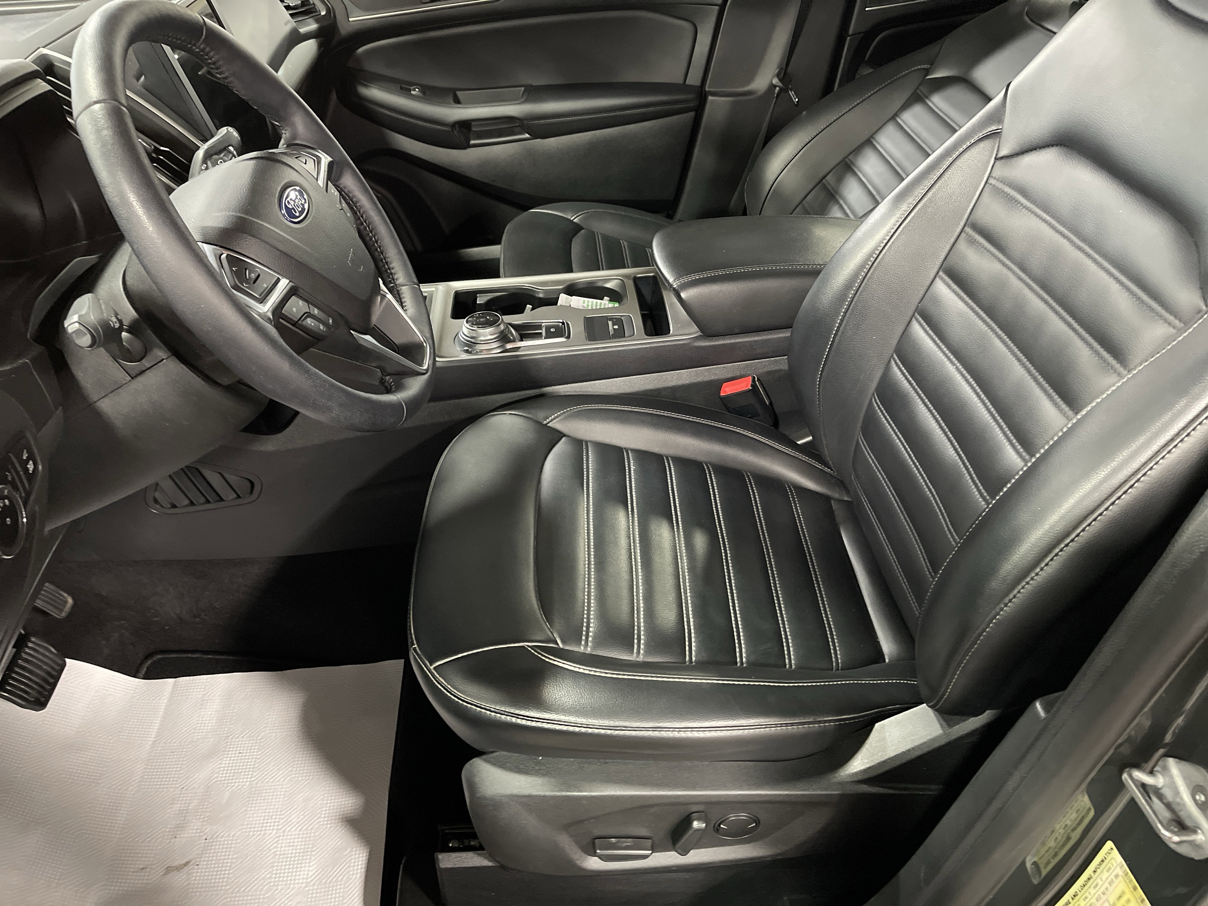 Used 2023 Ford Edge SEL w/ Convenience Package image 9