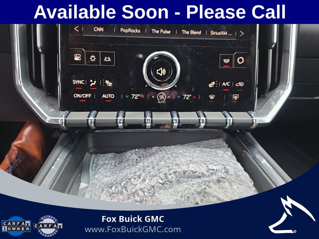 Used 2025 GMC Acadia Elevation w/ Elevation Premium Package AWD/4WD image 11