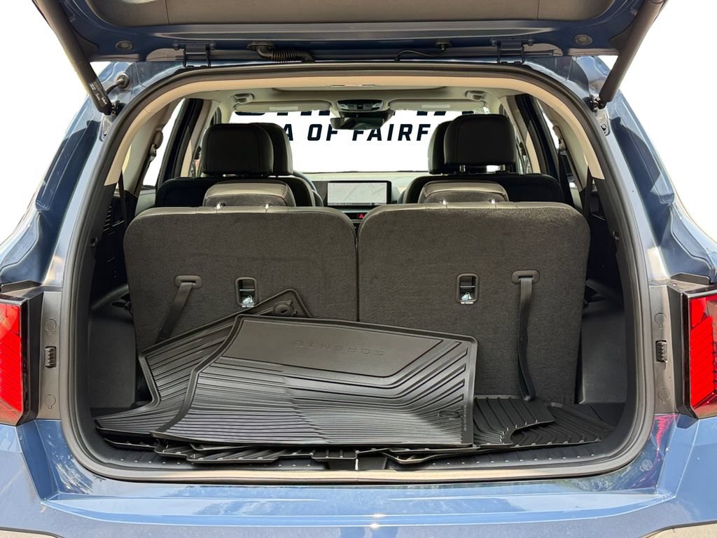 Used 2025 Kia Sorento SX AWD/4WD image 11