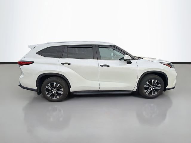 Used 2021 Toyota Highlander XLE image 8