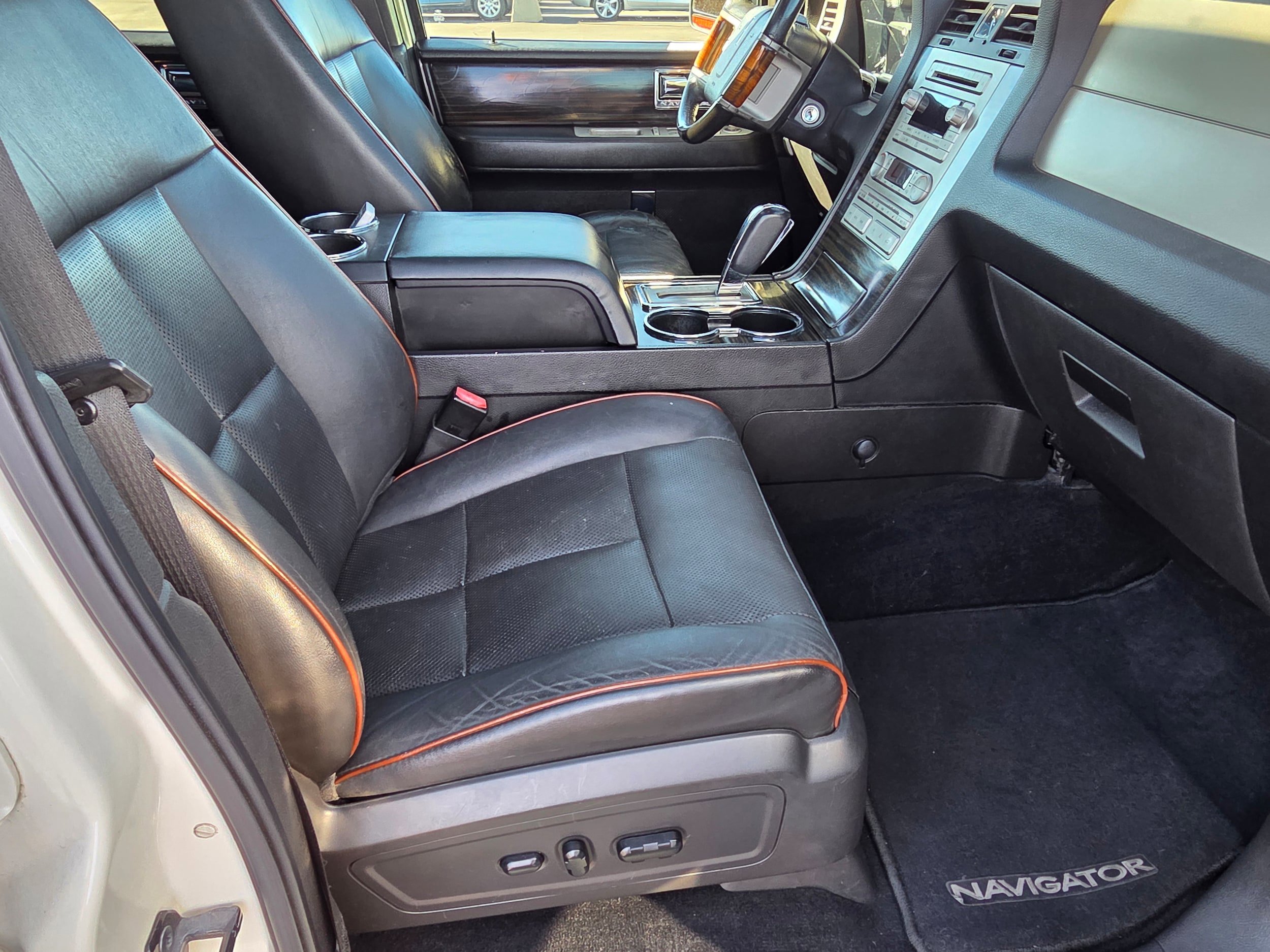 Used 2007 Lincoln Navigator 2WD image 32