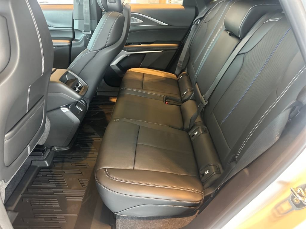 New 2026 Cadillac Lyriq Premium Luxury image 9