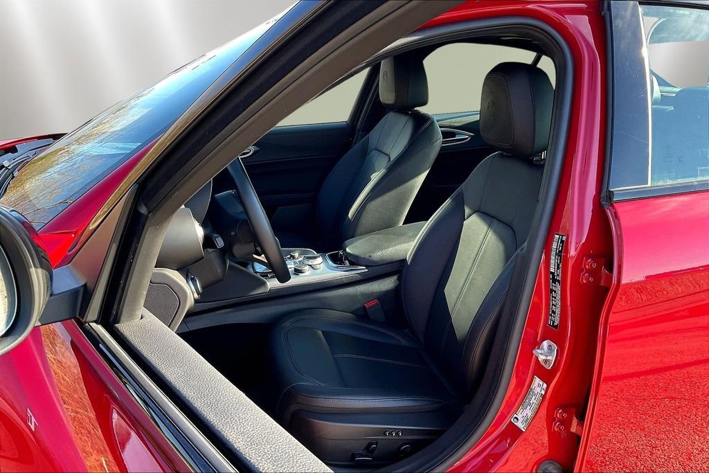 Used 2024 Alfa Romeo Giulia Ti image 21