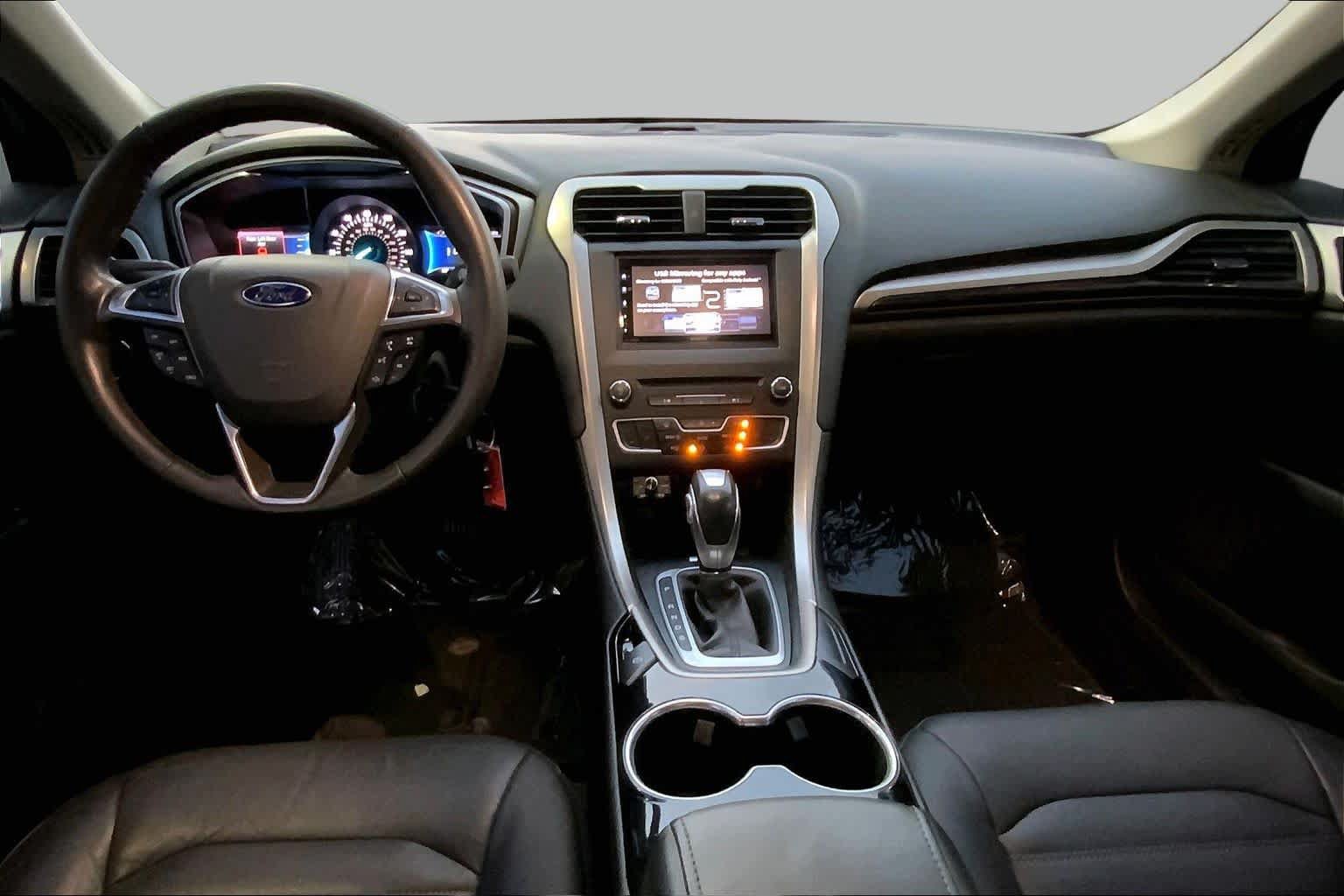 Used 2016 Ford Fusion SE w/ Equipment Group 202A FWD image 15