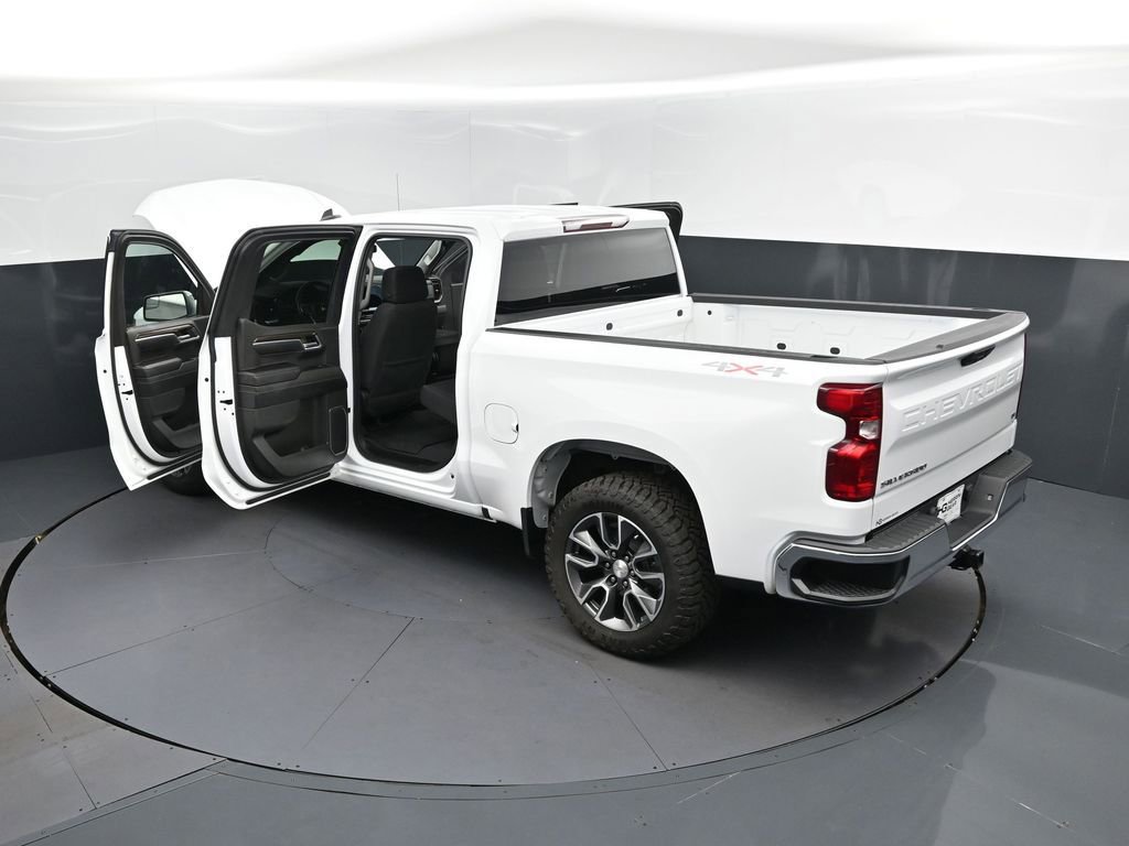 Used 2023 Chevrolet Silverado 1500 LT AWD/4WD image 2