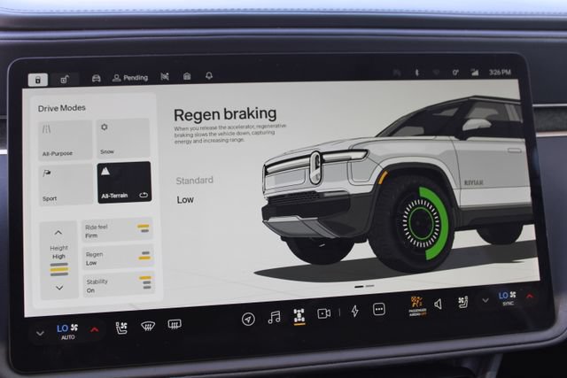 Used 2025 Rivian R1S Adventure AWD/4WD image 27
