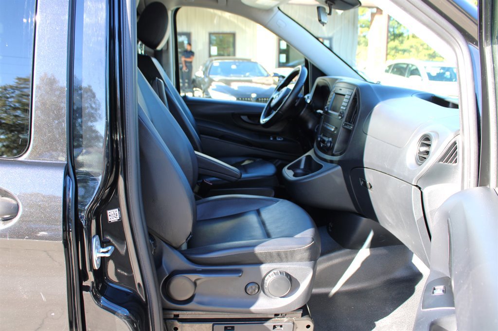 Used 2018 Mercedes-Benz Metris Passenger image 10