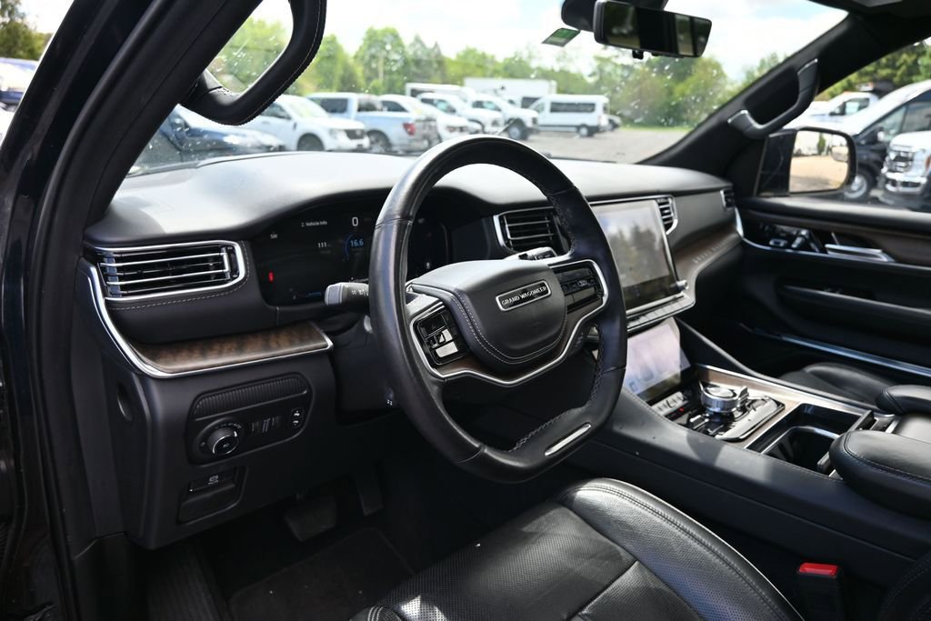 Used 2023 Jeep Grand Wagoneer L Series II AWD/4WD image 16