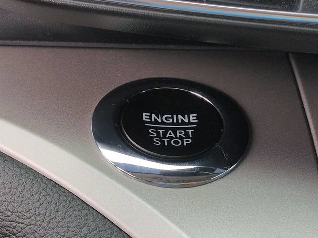 Used 2023 Ford Explorer XLT w/ Equipment Group 202A RWD image 32