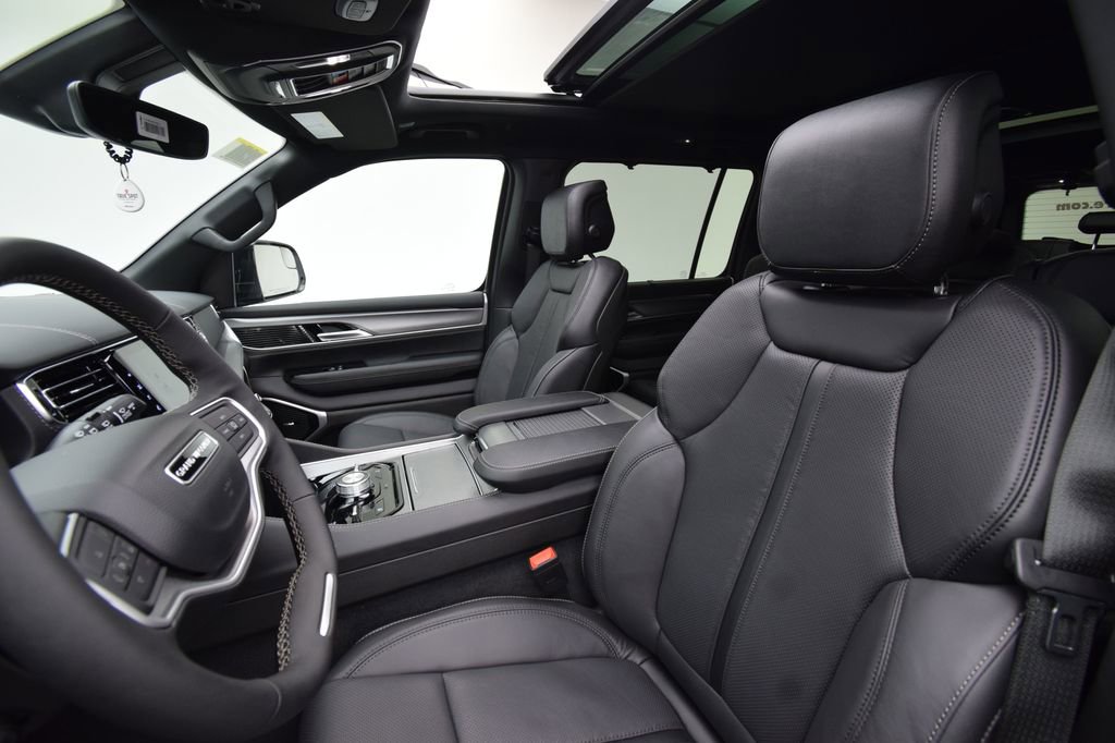 New 2026 Jeep Grand Wagoneer Limited AWD/4WD image 35