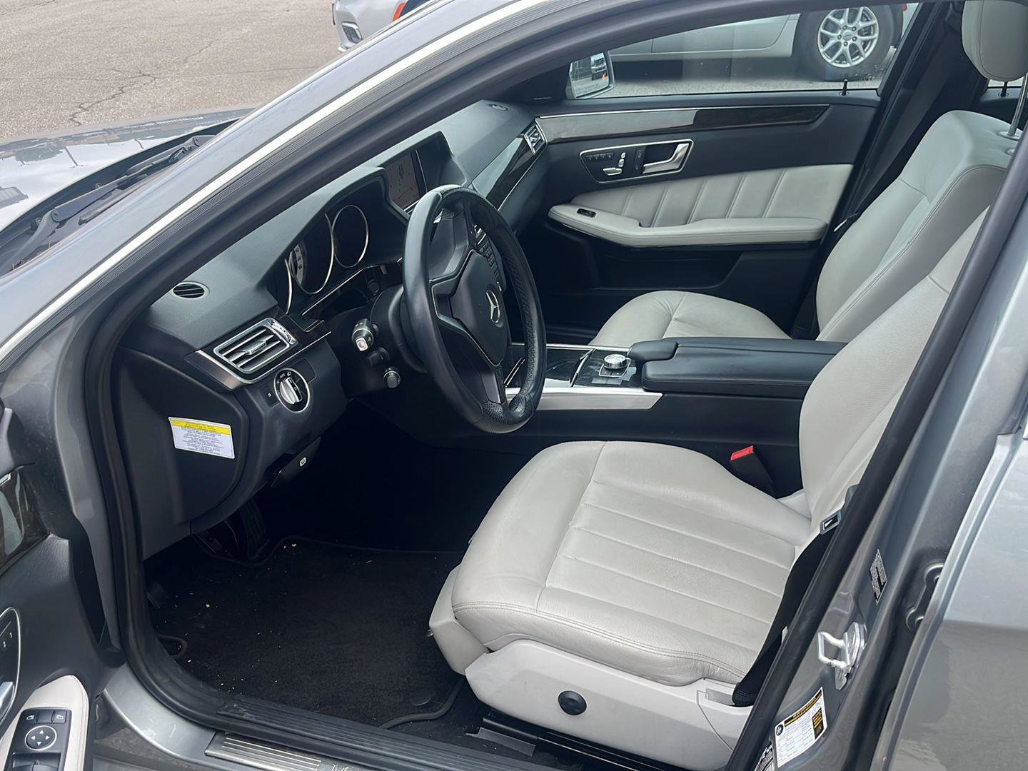 Used 2014 Mercedes-Benz E 250 BlueTEC Sedan image 6
