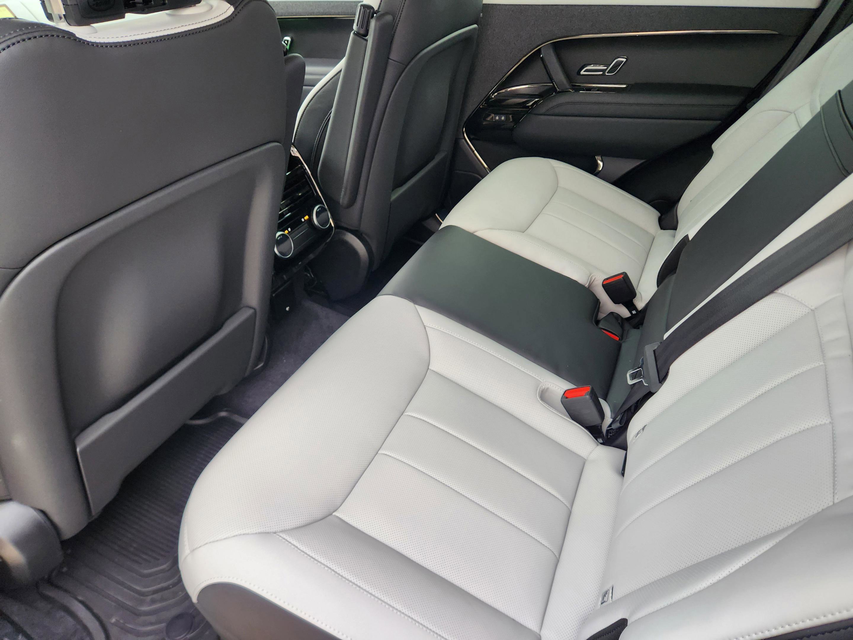 New 2026 Land Rover Range Rover Sport Dynamic SE AWD/4WD image 23
