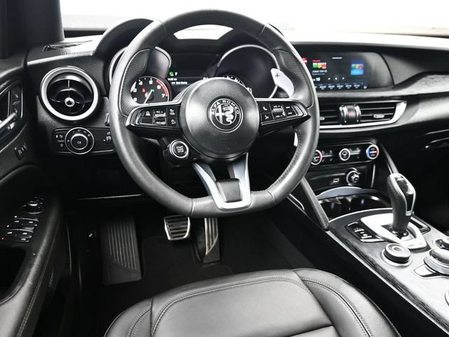 Used 2023 Alfa Romeo Stelvio Sprint AWD/4WD image 13