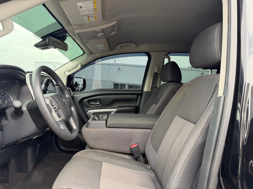 Used 2021 Nissan Titan SV AWD/4WD image 12