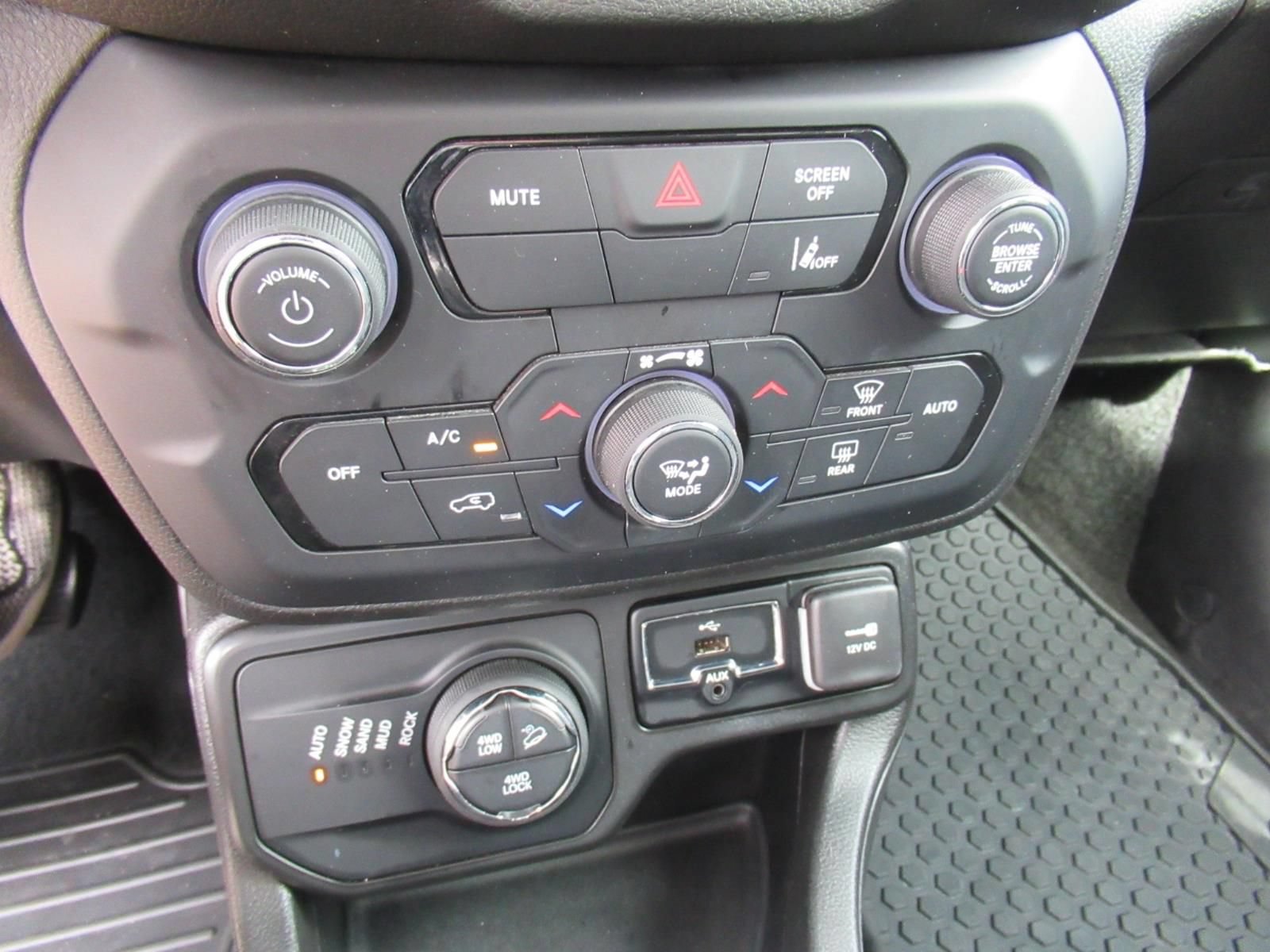 Certified 2023 Jeep Renegade Trailhawk AWD/4WD image 24