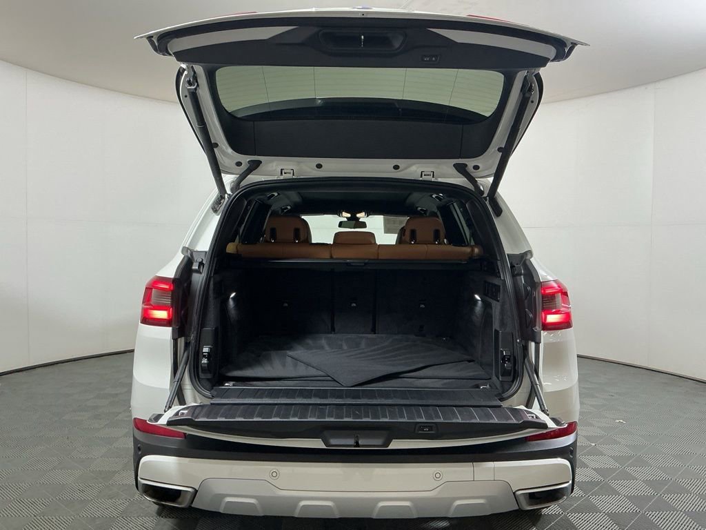 Certified 2023 BMW X5 sDrive40i w/ Premium Package image 9