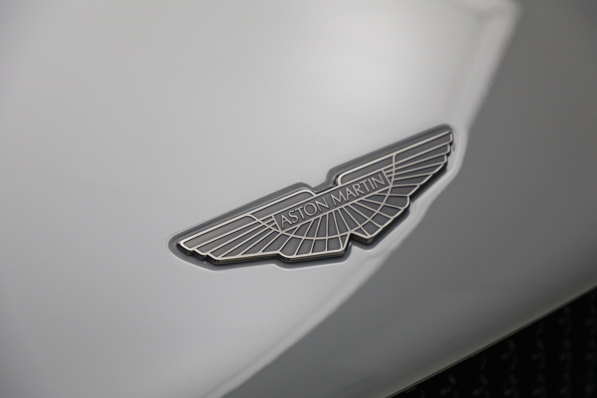 Used 2023 Aston Martin DBS Coupe RWD image 26