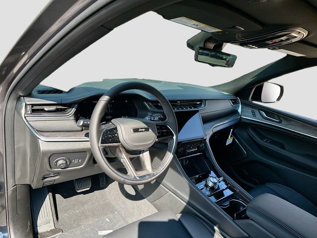 New 2025 Jeep Grand Cherokee Overland w/ Luxury Tech Group IV AWD/4WD image 10