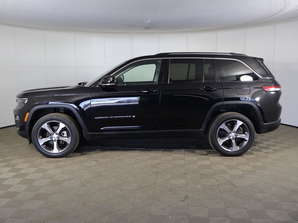 Used 2023 Jeep Grand Cherokee Limited AWD/4WD image 15