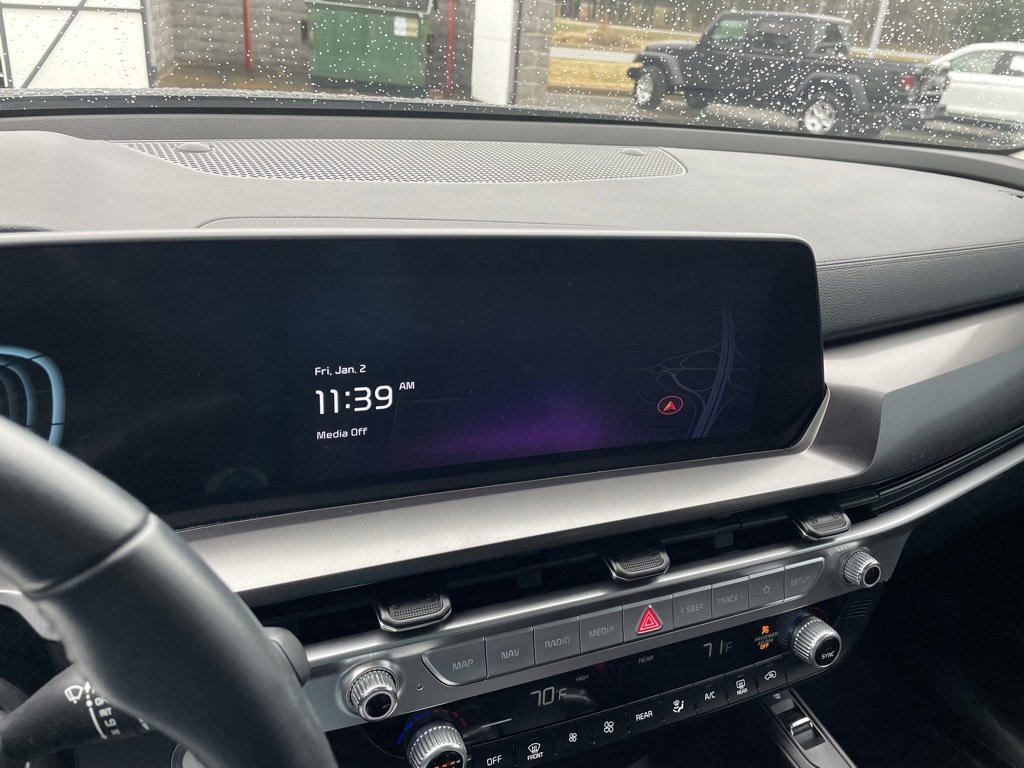 Used 2025 Kia Telluride S image 16