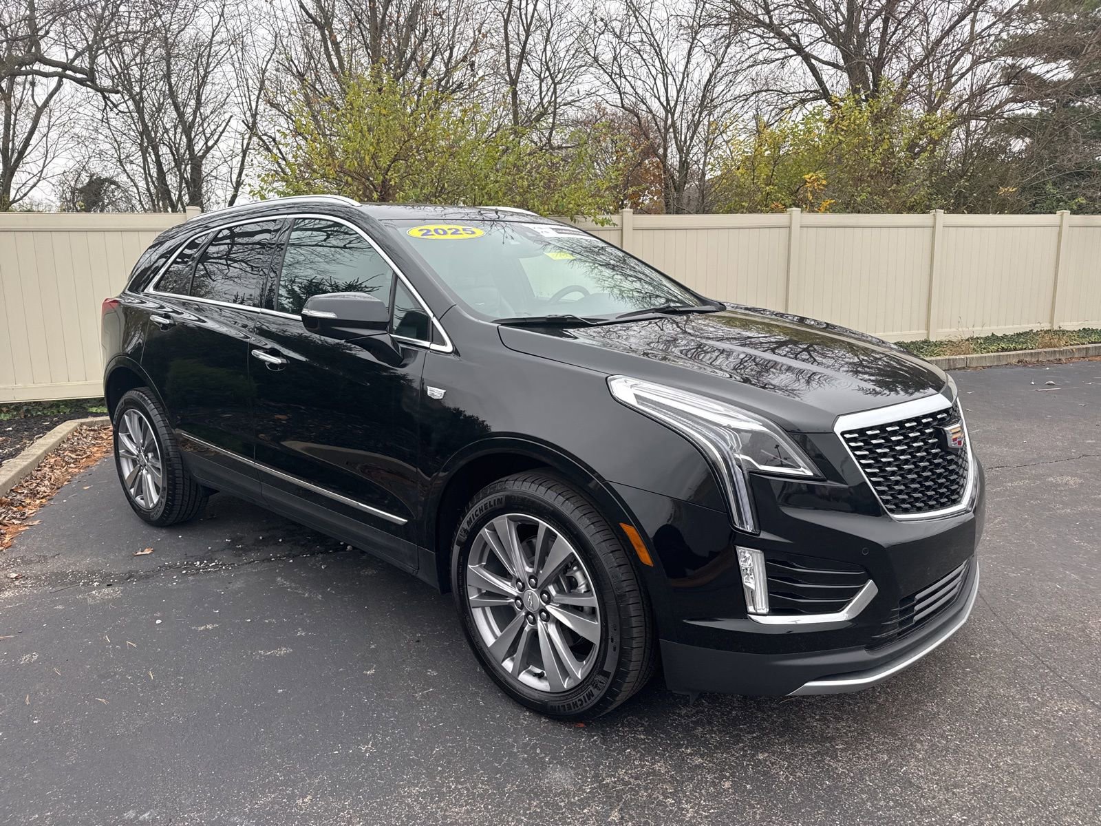Used 2025 Cadillac XT5 Premium Luxury image 3