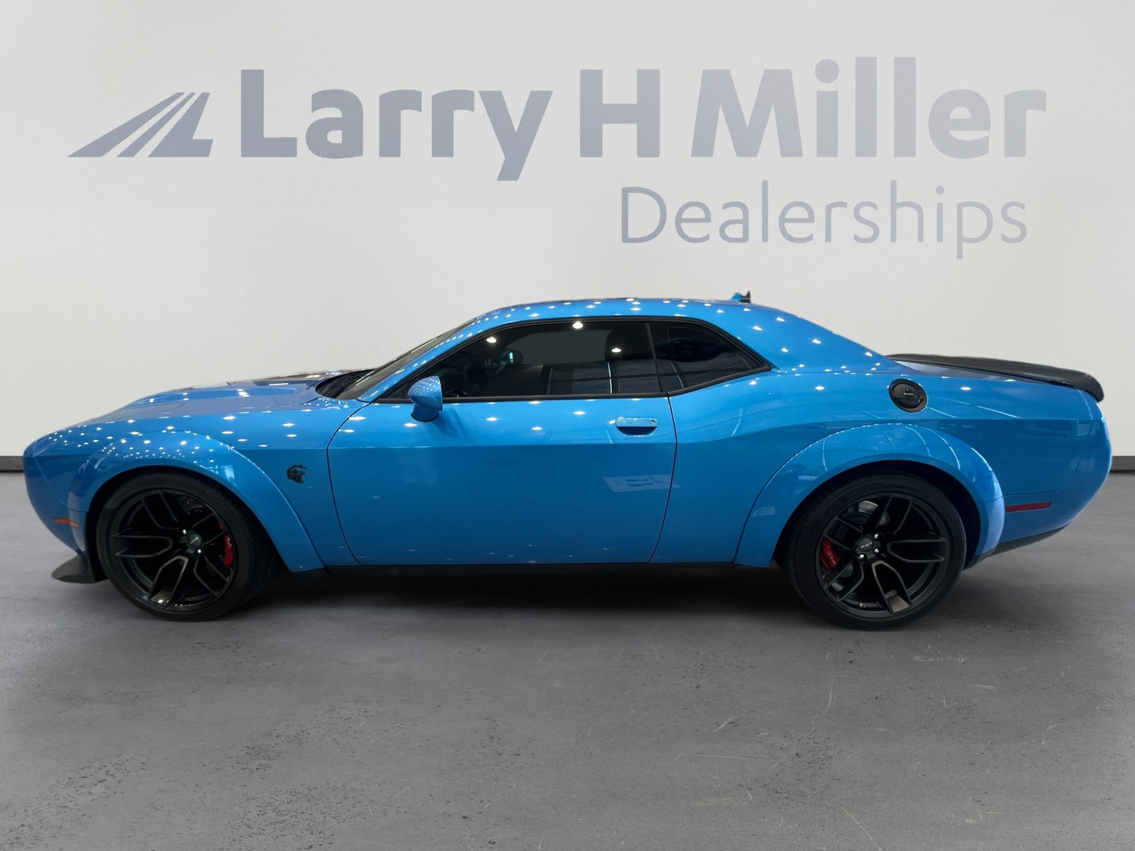 Used 2023 Dodge Challenger SRT Hellcat image 2