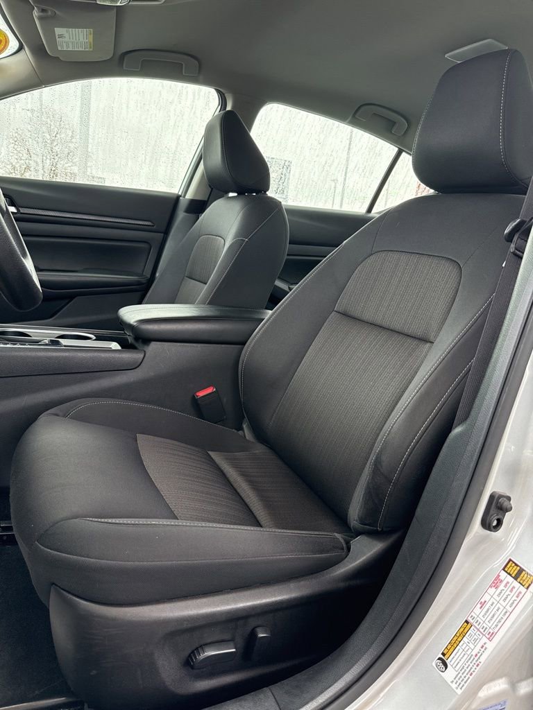 Used 2024 Nissan Altima 2.5 SV image 11