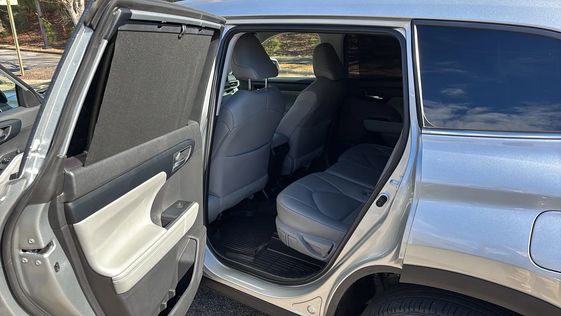 Used 2023 Toyota Highlander XLE image 21