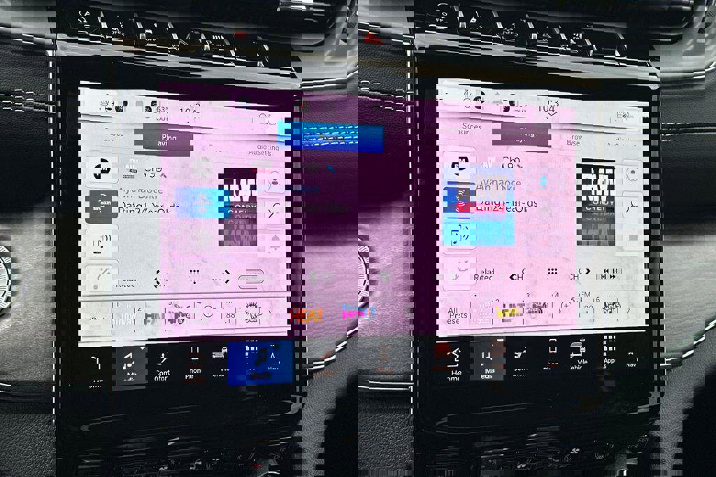 New 2025 Jeep Grand Cherokee Overland w/ Adv Protech Group III image 18