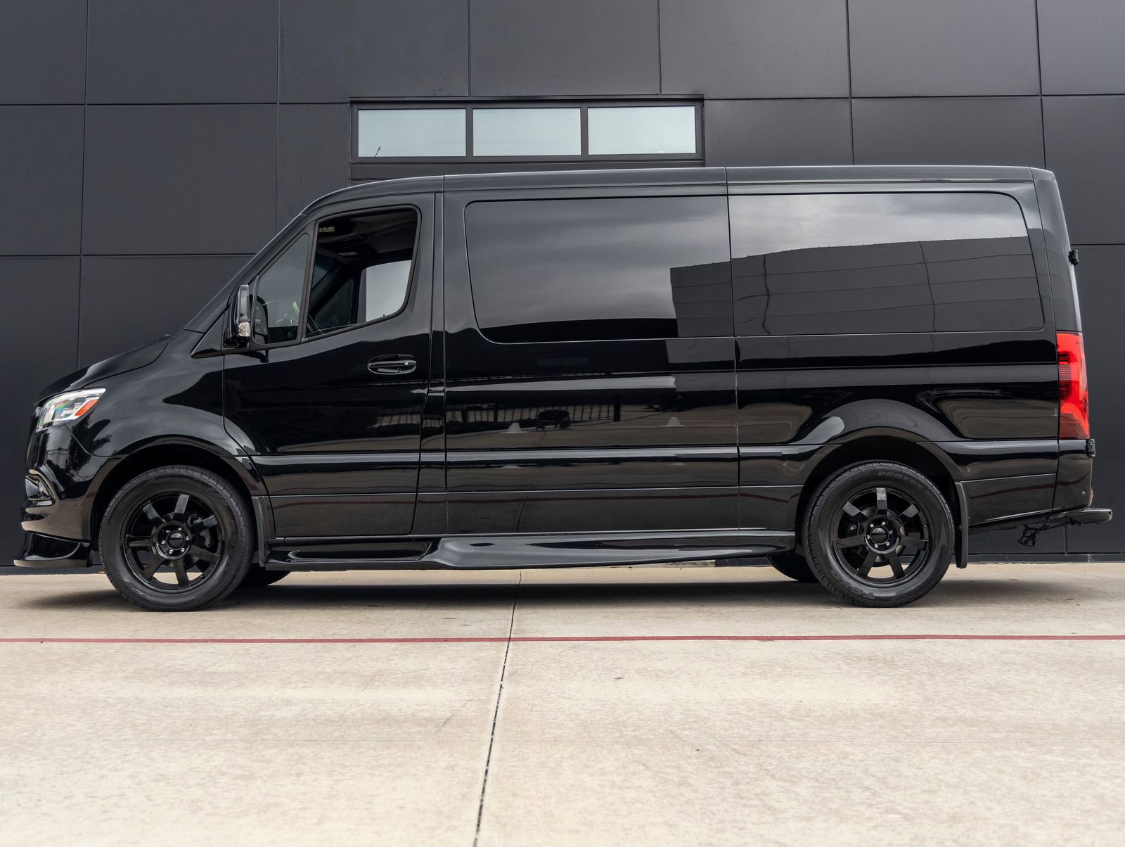 Used 2020 Mercedes-Benz Sprinter 2500 image 9