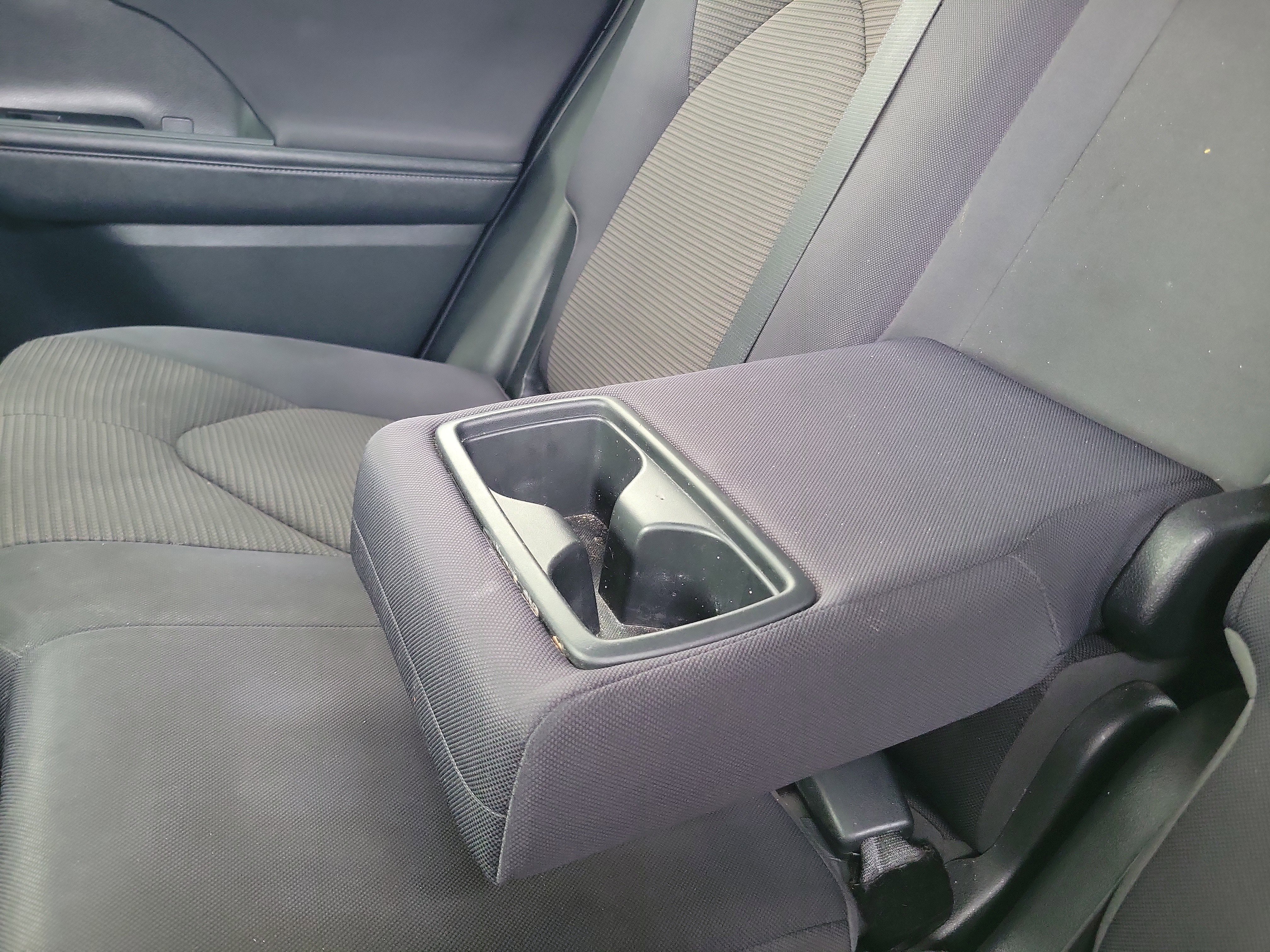 Certified 2020 Toyota Highlander LE image 27