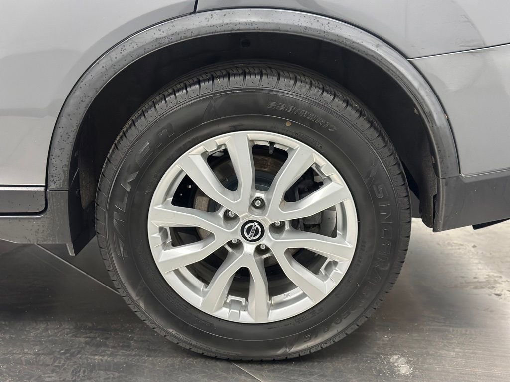 Used 2020 Nissan Rogue S w/ Special Edition Package FWD image 22