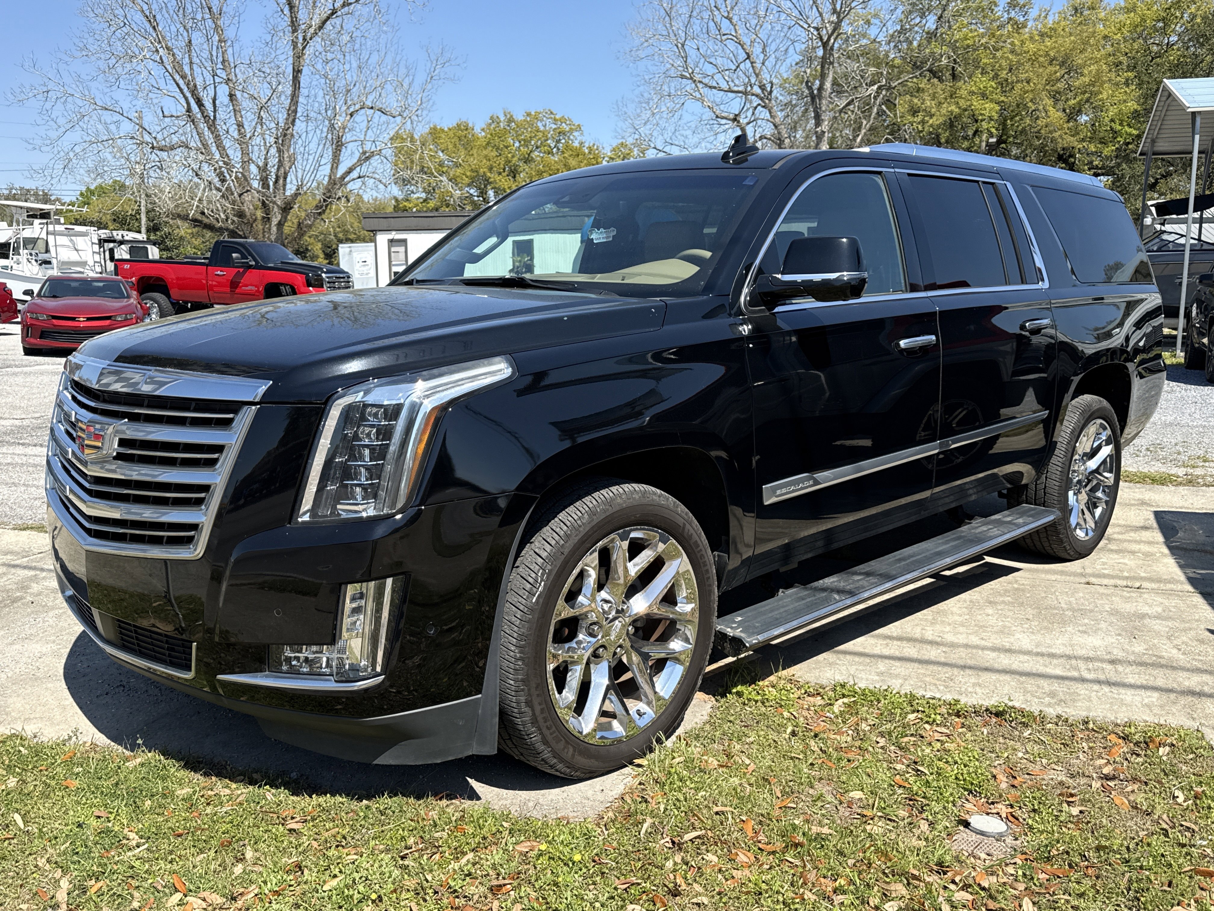 Used 2018 Cadillac Escalade ESV Platinum image 1