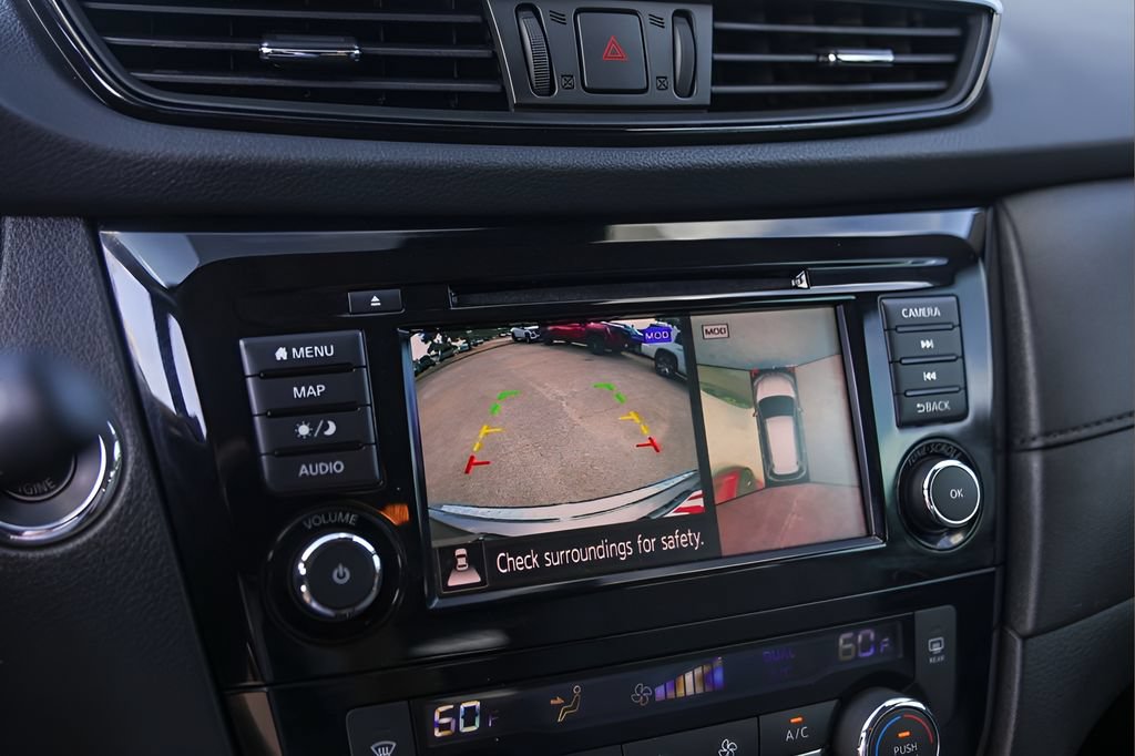 Used 2019 Nissan Rogue SV w/ Premium Package FWD image 16