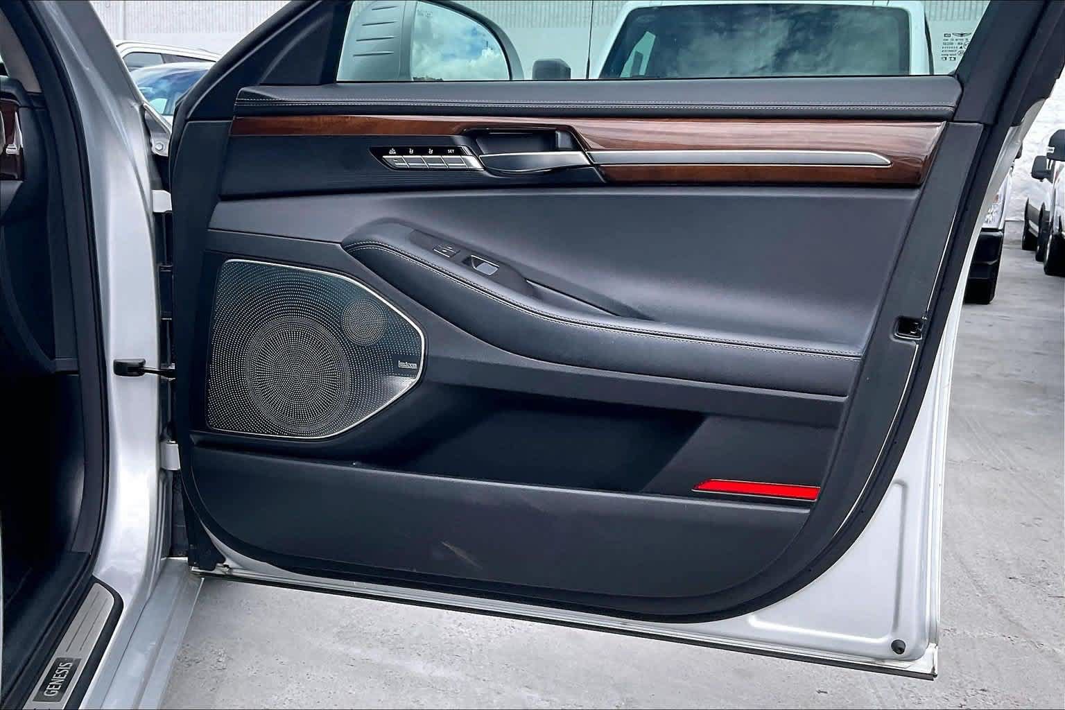 Used 2019 Genesis G90 5.0 Ultimate RWD image 28