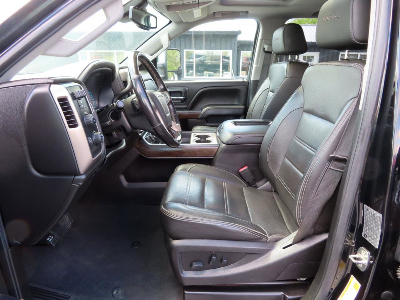 Used 2019 GMC Sierra 3500 Denali w/ Duramax Plus Package AWD/4WD image 29